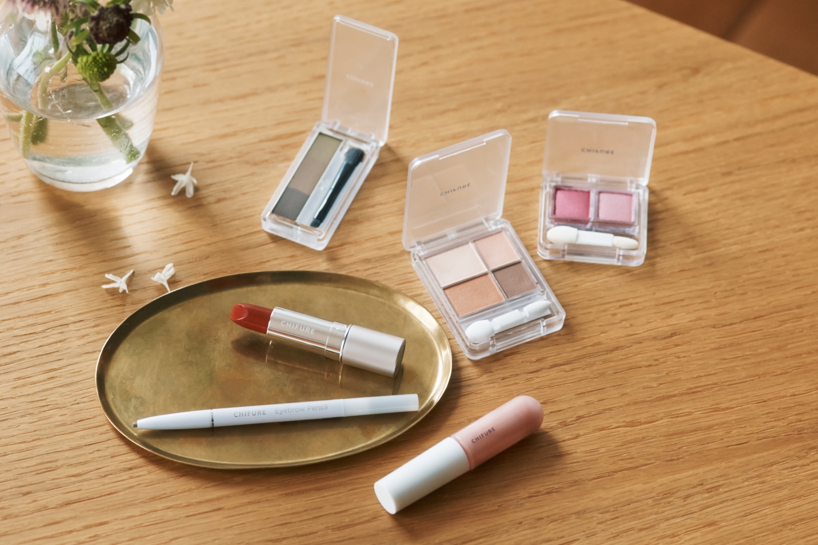 リップやアイカラーなど、サンプリングでユーザーへお届けできるアイテムのイメージ