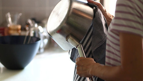 濾して、拭いて、目隠しにも。台所の強い味方「キッチンファブリック4