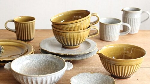 陶芸 陶器 皿 美品 美品)白石篤 多彩幾何文糠白釉飾