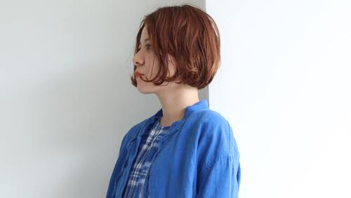 ワンレングス×パーマ」で作るアンニュイ＆ナチュラルな大人のヘア 