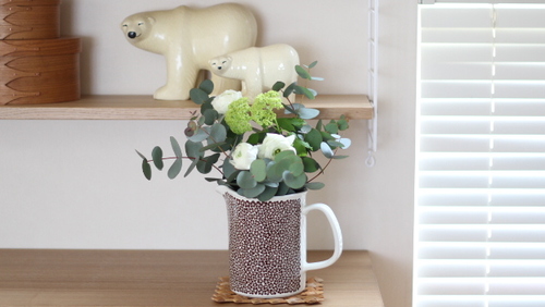 お花で心豊かなお部屋づくり 初心者さんでも簡単にできる 基本の生け方 飾り方 キナリノ