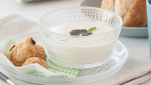 しずくのような美しさ イッタラの傑作 カステヘルミ でつくる爽やかな食卓 キナリノ