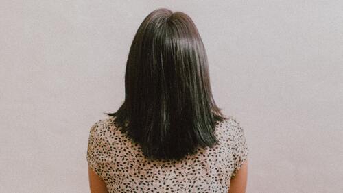 ブリーチなしで外国人風 ブルーアッシュ なら透明感ヘアも夢じゃない キナリノ