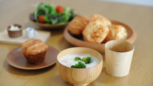 あたたかい食事にあう 木の椀 を揃えよう ずっと使いたい木製食器 キナリノ あたたかい食事にあう 木の椀 を揃えよう ずっと使いたい木製食器 キナリノ