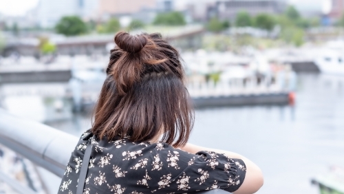 セルフで簡単 ボブ ハーフアップ のやり方 おしゃれヘアアレンジ集 キナリノ