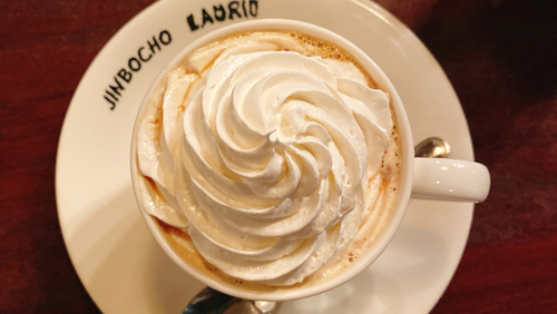 ふわふわ甘い ウィンナーコーヒー とは 美味しい飲み方と都内おすすめカフェをご紹介 キナリノ