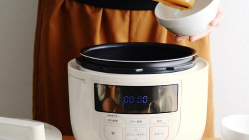 お肉も魚もスイッチオンで本格調理！時短が叶う「電気圧力鍋」ほろほろ