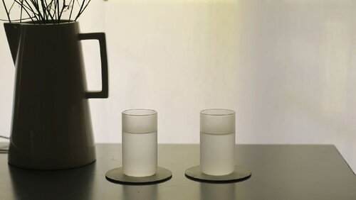 涼しげな佇まい。食卓を彩る「ガラスの器」 | キナリノ