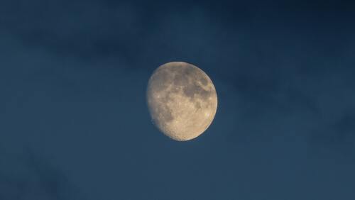 そんな日もあるよね。眠れない夜は「月光浴」のひとときを楽しんでみて 