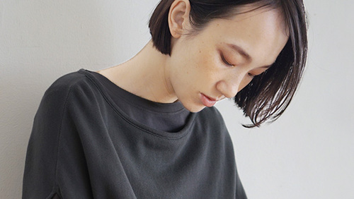 耳かけ や 分け目 で抜け感を アシンメトリーボブ ヘアカタログ キナリノ