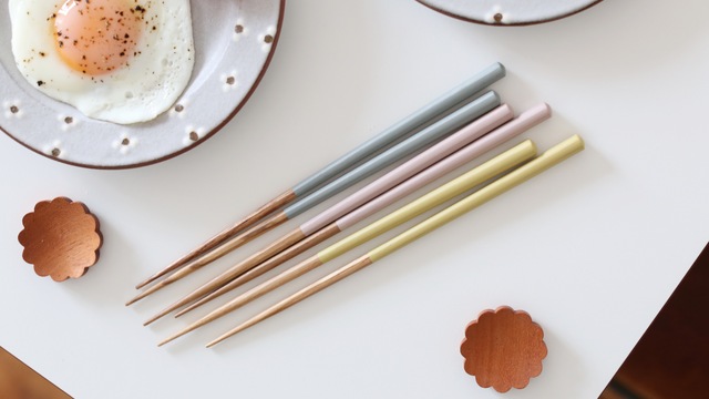 名物店主のお買い物日記 no.219 - 家族で取り合い!? 洋食器のように可愛いお箸の話 ―BOWKNOT河野恵美さん