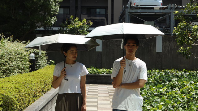 名物店主のお買い物日記 no.224 - 男子も愛用！雨にも風にも負けない日傘の話 ―KOZLIFE みわこさん