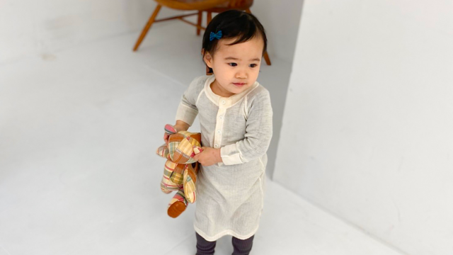 名物店主のお買い物日記 no.228 - 出産祝いに迷ったときも。家族で楽しめるインナーの話 ―フードオーケストラ 大植亜希子さん