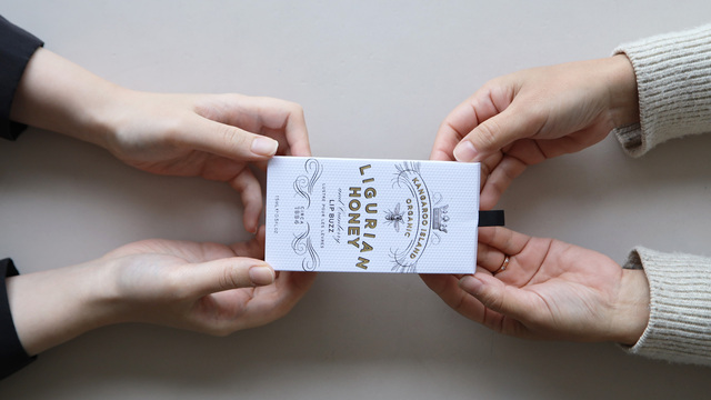 ギフト選びが苦手な私が見つけた、とっておきアイテムの話 ―KOZLIFE みわこさん