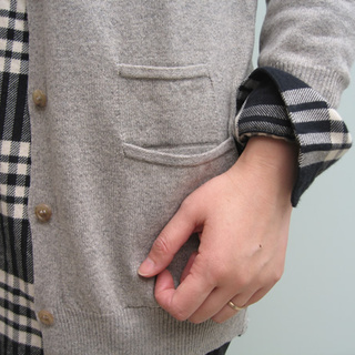 ＜カーディガン＞ドコが決め手？ワンポイントが決め手！