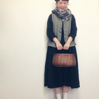 羽織るだけでおしゃれさんに♪ベストを取り入れたコーディネート集