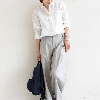 洗いざらしが気持ち良い。リネンシャツで大人ナチュラルスタイルを楽しもう♪