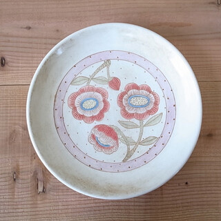 まるで虹・花・空を描いた陶のアート。心ときめく「ミヤマリカ」さんの器