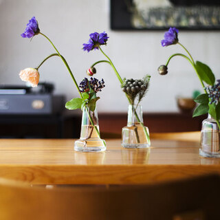 ホルムガードの名作花瓶〈フローラ〉。花を生けることが日常に。