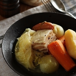 家にこもってコトコト時間を楽しもう♪冬に食べたい煮込みレシピ