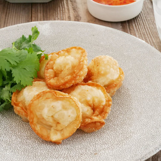 余ったって大丈夫◎ ピザにスイーツに餃子皮が大変身♪