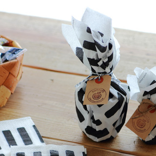 身近な素材でステキに贈ろう♪『ペーパーアイテム』を使った簡単ラッピング術