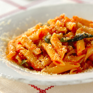 あると便利な「トマト缶」。アレンジレシピと自家製トマトソースの作り方