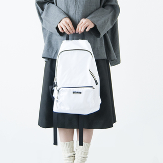 シンプルだけど機能的。毎日のおでかけに「スタンダードサプライ」のバッグはいかが？