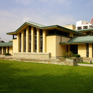 「アール・デコ」に触れる館へ。直線とパターンが生み出す美しい幾何学模様