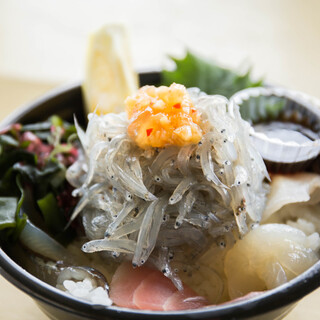 おつまみにも◎。1年で2度美味しい「しらす」の和・洋レシピ