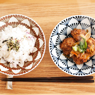 ごはんを食べるのが嬉しく・楽しくなるよ。白山陶器の「平茶碗」