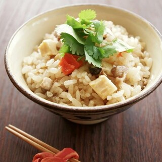 ご飯がおかずになるね♪忙しいママにも嬉しい「炊き込みご飯」レシピで手軽に一品プラス