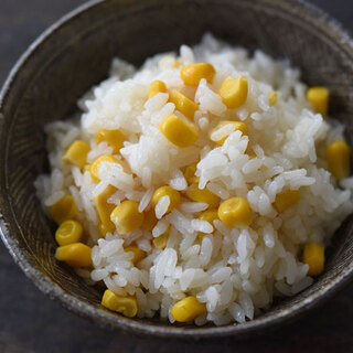 スープにパスタに炊き込みごはん！ぷちぷちあまうま♪『コーン缶』活用レシピ