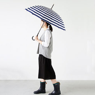 キーワードは「さり気なく」。雨の日も晴天みたいにお洒落を楽しむオススメアイテム