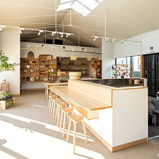 人気カフェ「くるみの木」がプロデュース。【鹿の舟】から始める奈良の旅