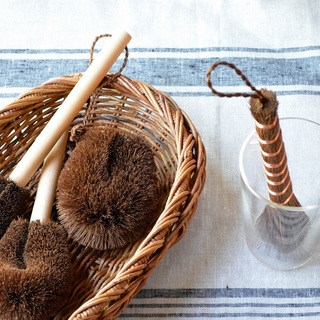 「箒」から「たわし」まで。私たちの暮らしにもフィットする、昔ながらの掃除道具