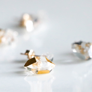 【限定アイテム！】シンプルな美しさの中に、キラリと伝統が光る「KARAFURU」の特別なピアス