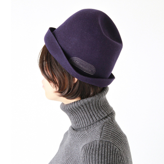 物足りないと思ったらプラスして。被るだけでスタイリングがしっくりくる帽子たち。