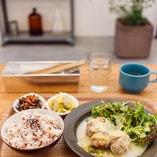 大人の街「銀座」の散策途中に♪ ほっとできる【ランチが美味しいカフェ】