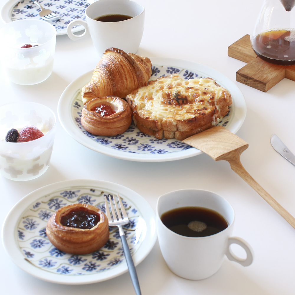 お皿の上は、春らんまん♪ 冬のおうちごはんは、“心が華やぐ器