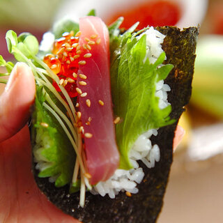 ルール不要！週末家族が揃ったら、みんなで楽しく手巻き寿司♪