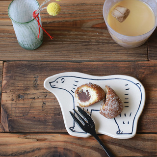 のせるだけで、絵になるね♪"ほっこりデザイン"が魅力のプレートたち