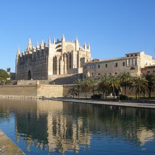 スペインの美しいリゾートへ。【マヨルカ島】をご案内します