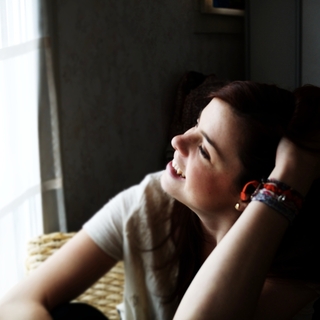 フランス人女性の美しさの秘訣。エフォートレスな《ワンポイントメイク》で魅力的に