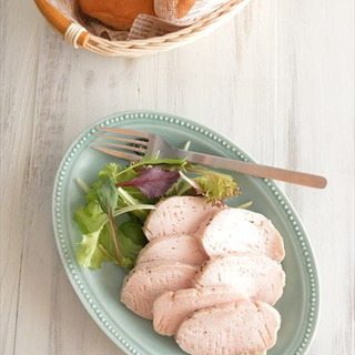 話題のフードをご自宅でも♪鶏胸肉で大満足「サラダチキン」レシピ