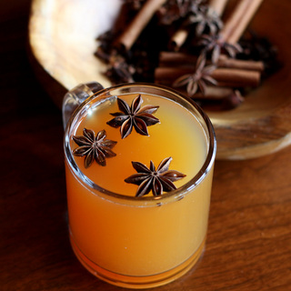 体の芯までぽかぽかに♪冬の寒い夜に飲みたいホットカクテルの作り方