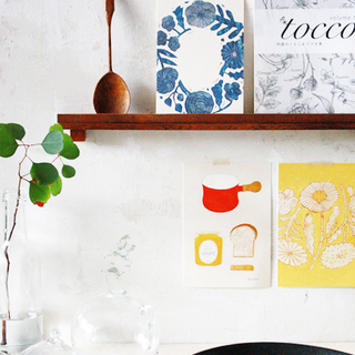 買っては溜まるポストカード。せっかくだからお部屋に可愛く飾りましょう♪