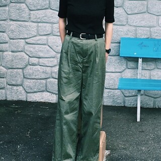 ユニクロの“リブT”に続く注目株◎秋コーデには『リブハイネックT』を取り入れて♪