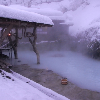 冬の醍醐味。雪見露天風呂を楽しめる温泉地をご紹介