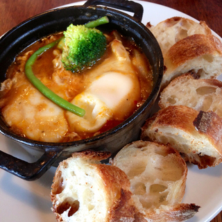 予約必須の人気店！ココット料理とパンの店【ポンレヴェック】